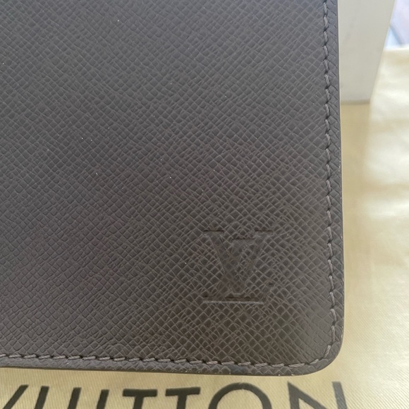 ⚡️⚡️‼️💲SALE⚡️⚡️Louis Vuitton Vintage crossbody Taiga Pochette Kurgan M32448 - Picture 12 of 12